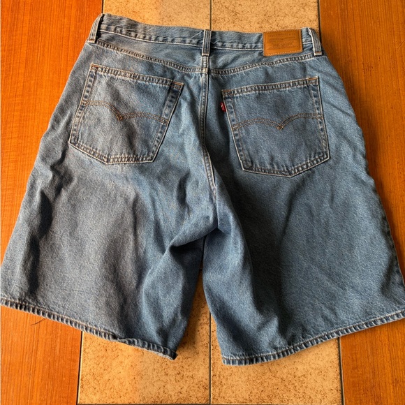 Oversized LEVIS JORTS - Picture 1 of 4